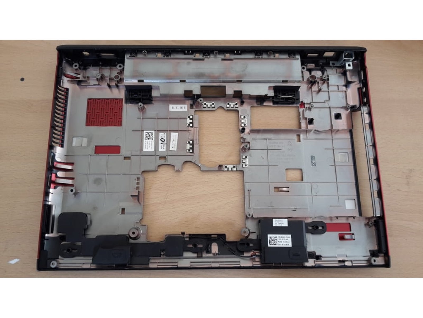 NEW GENUINE DELL VOSTRO 3550 RED BOTTOM BASE COVER 9VNGJ 09VNGJ - Next Day Delivery